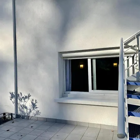 Camp De Base Sur Le Du Bourget Aparthotel 3*