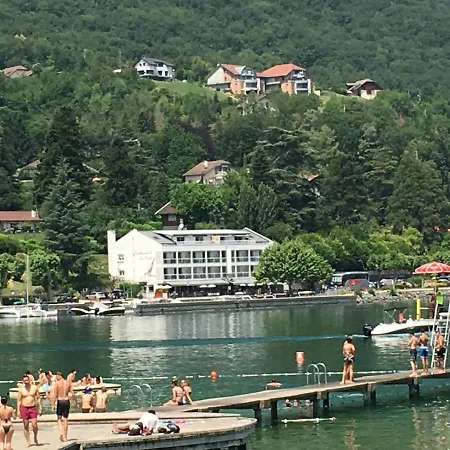 Camp De Base Sur Le Du Bourget Apartahotel *