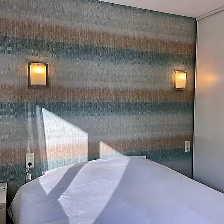 Camp De Base Sur Le Du Bourget Appart hôtel 3*