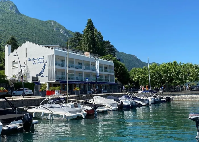 Camp De Base Sur Le Du Bourget