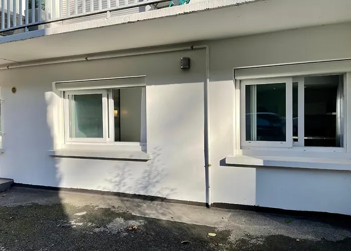 Camp De Base Sur Le Du Bourget