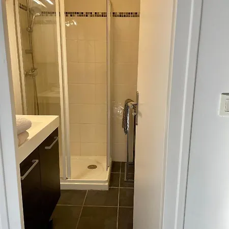 Camp De Base Sur Le Du Bourget Aparthotel *
