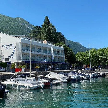 Camp De Base Sur Le Du Bourget